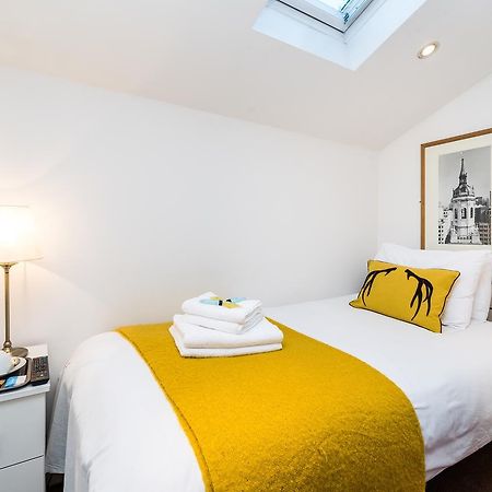 Riverbank Stay London Exterior foto