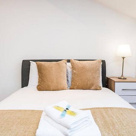 Riverbank Stay London Exterior foto