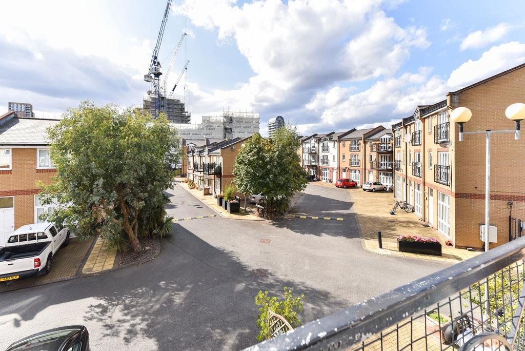 Riverbank Stay London Exterior foto