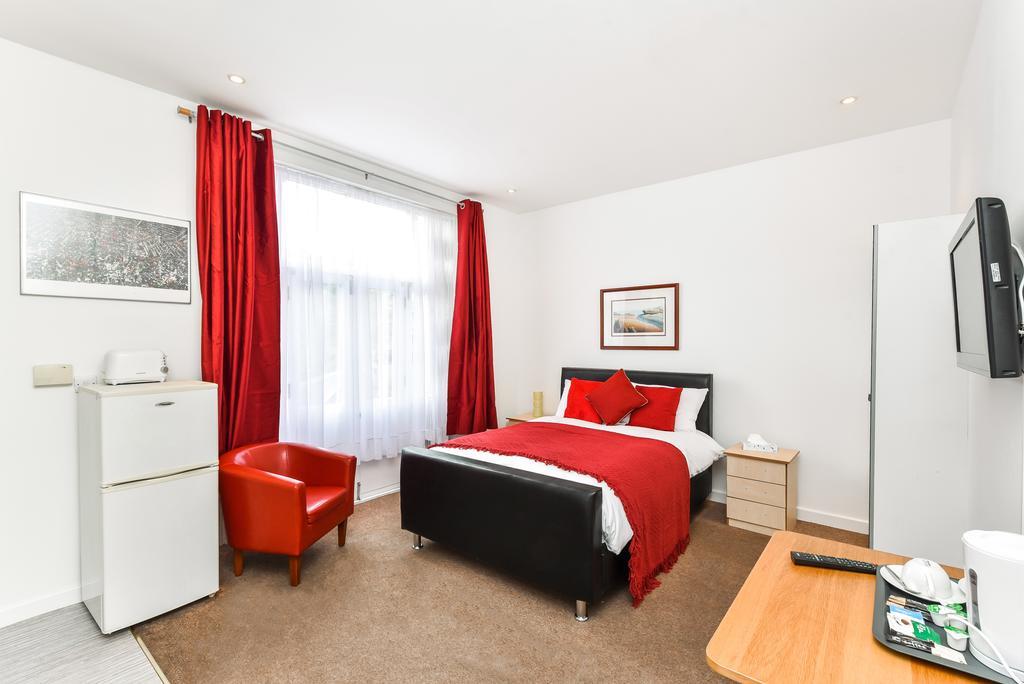 Riverbank Stay London Exterior foto