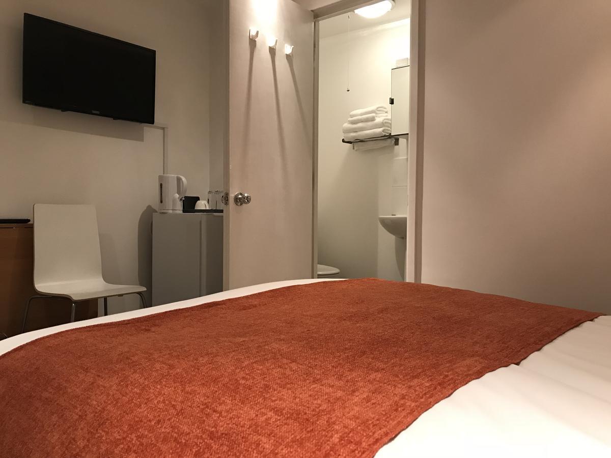 Riverbank Stay London Exterior foto