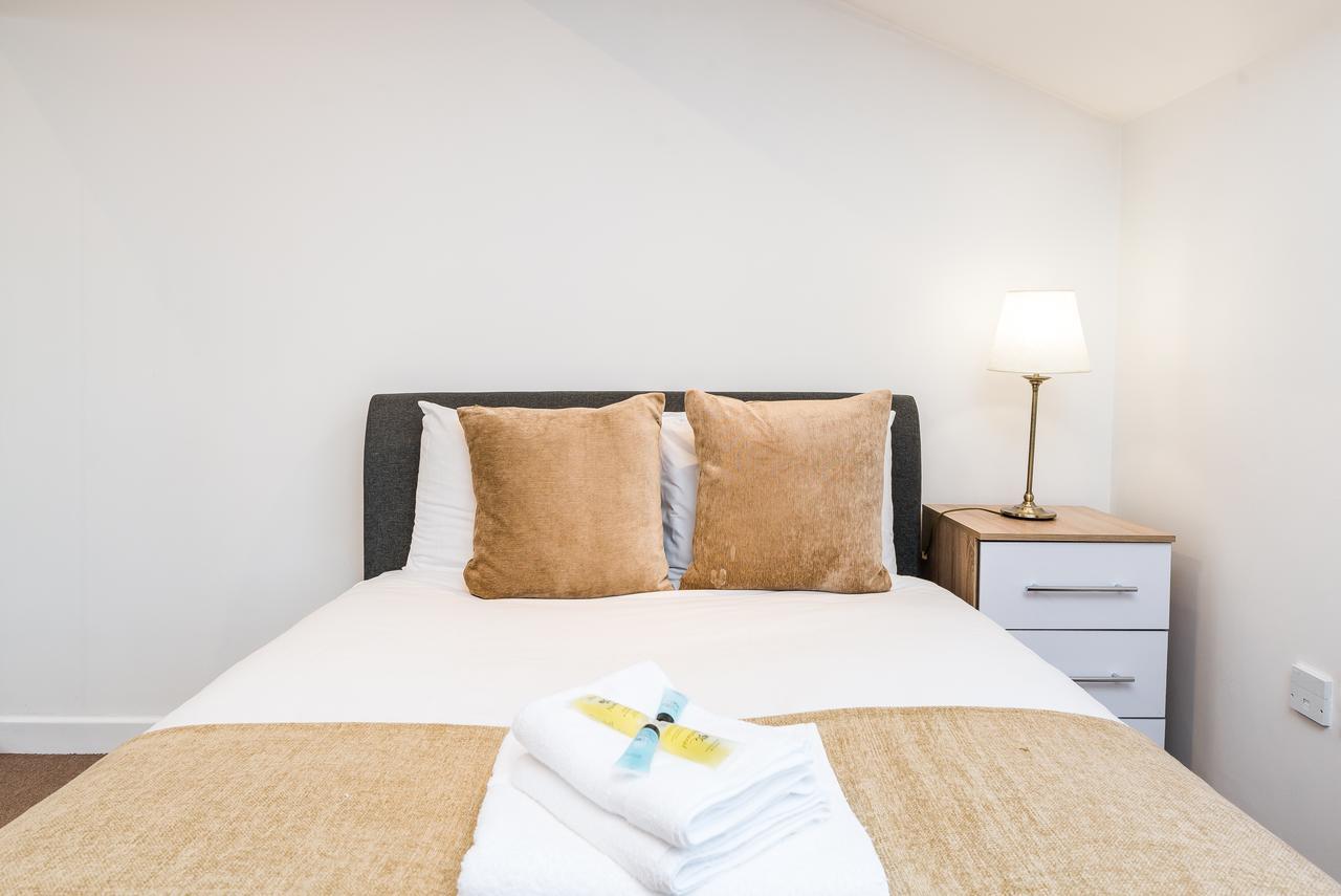 Riverbank Stay London Exterior foto