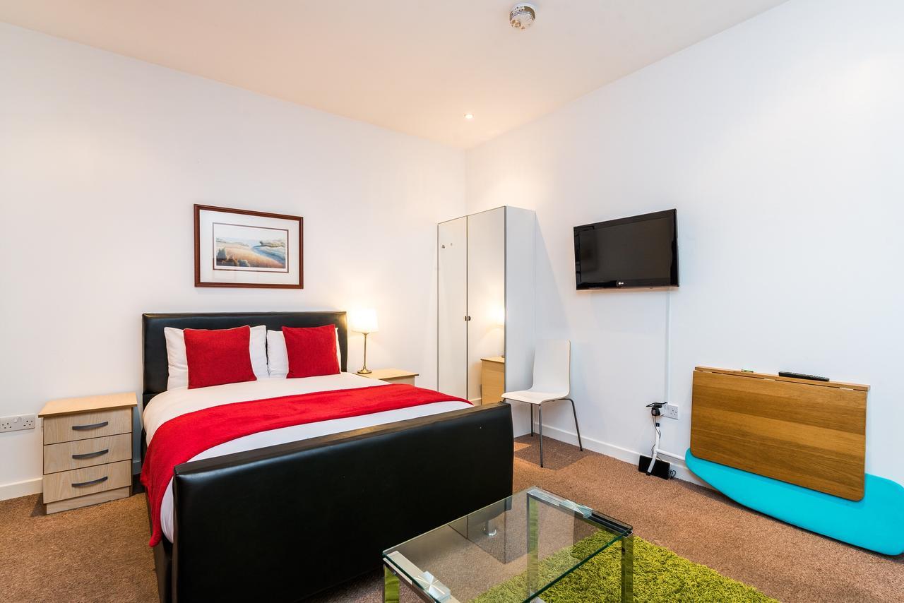 Riverbank Stay London Exterior foto