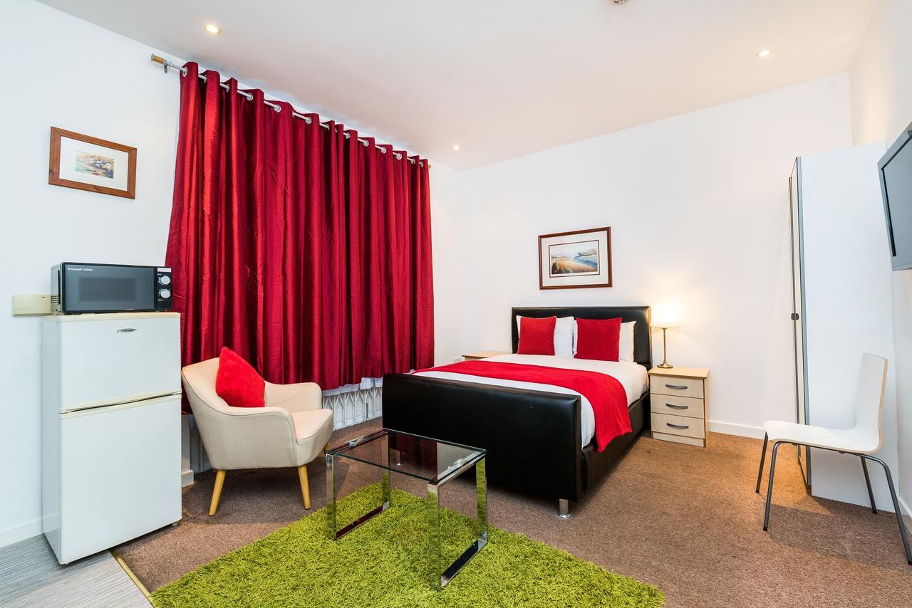 Riverbank Stay London Exterior foto